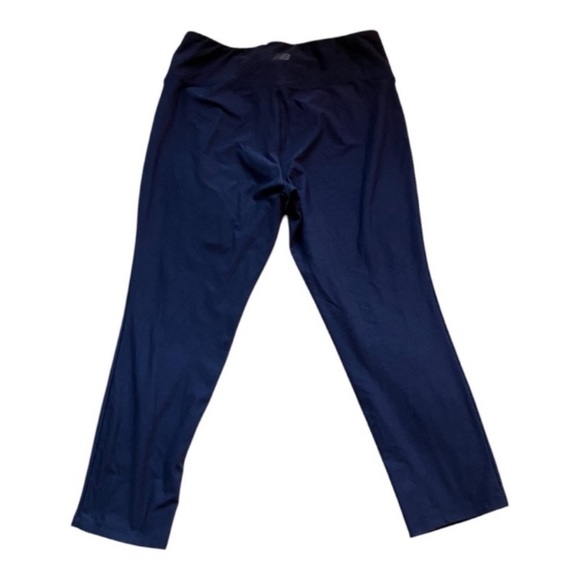 New balance Black cropped Tights size L - Picture 6 of 6